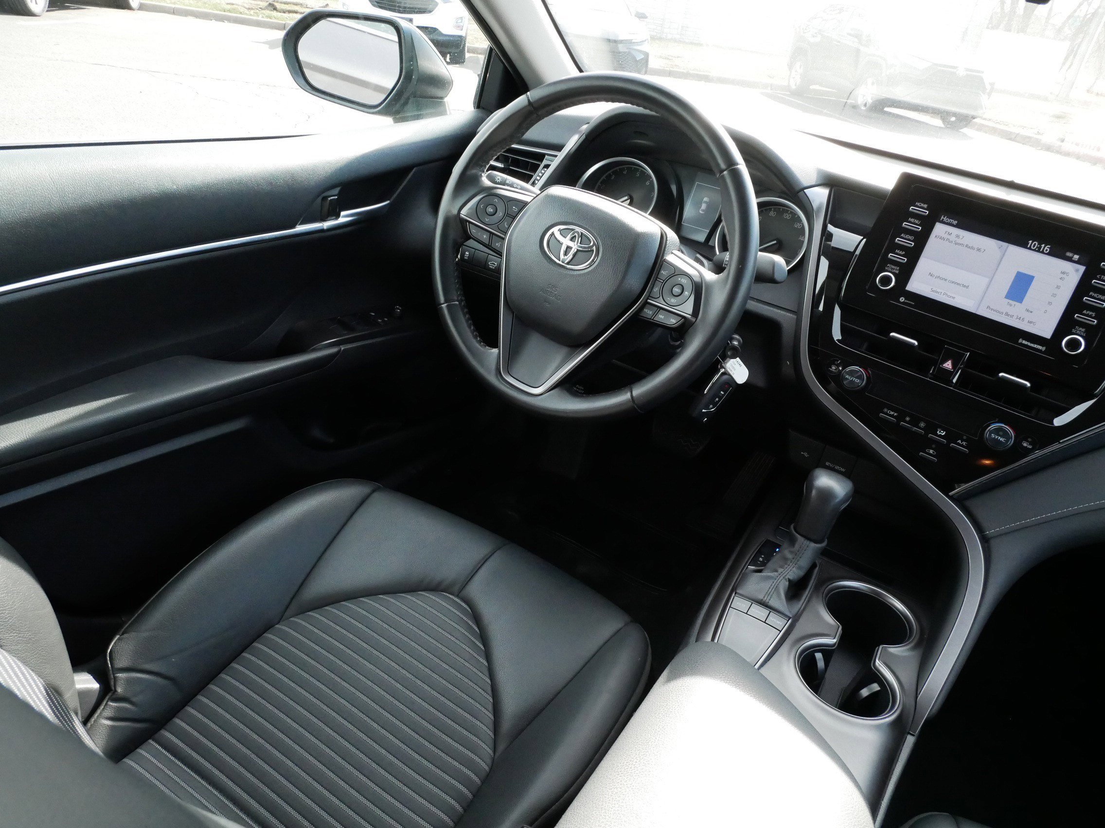 Certified 2024 Toyota Camry SE FWD image 9