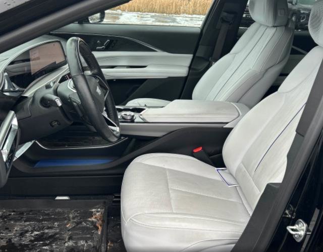 Used 2024 Cadillac Lyriq Sport image 2