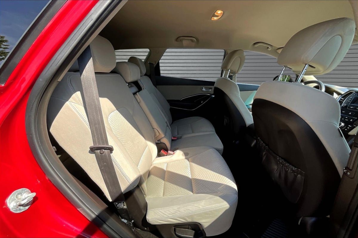 Used 2015 Hyundai Santa Fe GLS AWD/4WD image 24