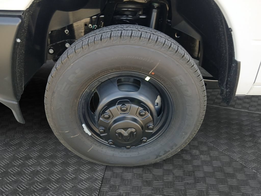 New 2026 RAM 3500 Tradesman AWD/4WD image 23