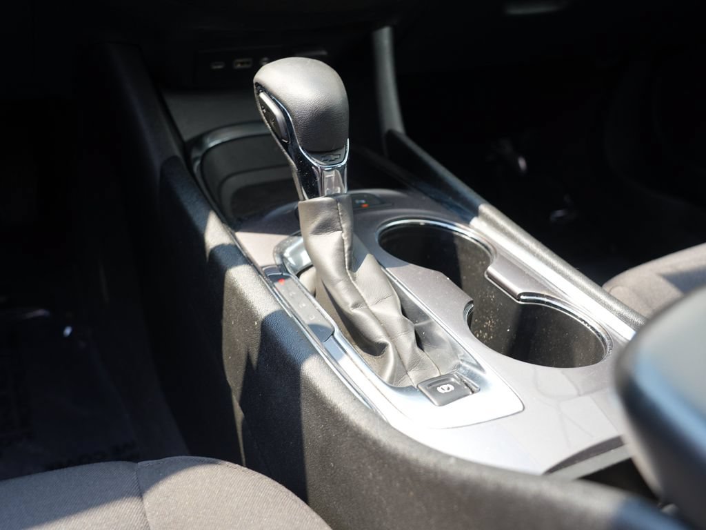 Used 2023 Chevrolet Malibu LT w/ Driver Confidence Package FWD image 24