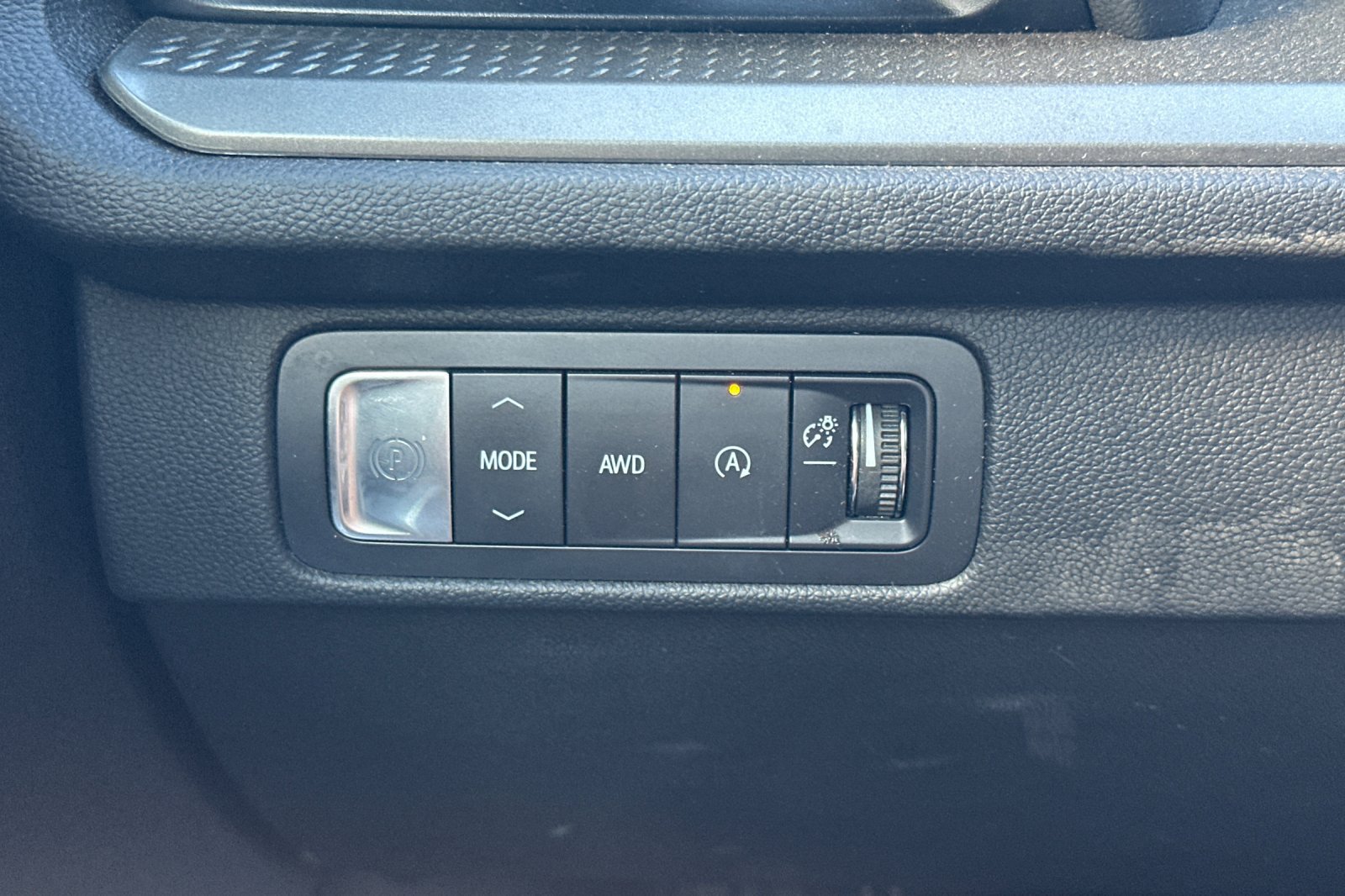 Used 2025 Chevrolet Traverse LT AWD/4WD image 39