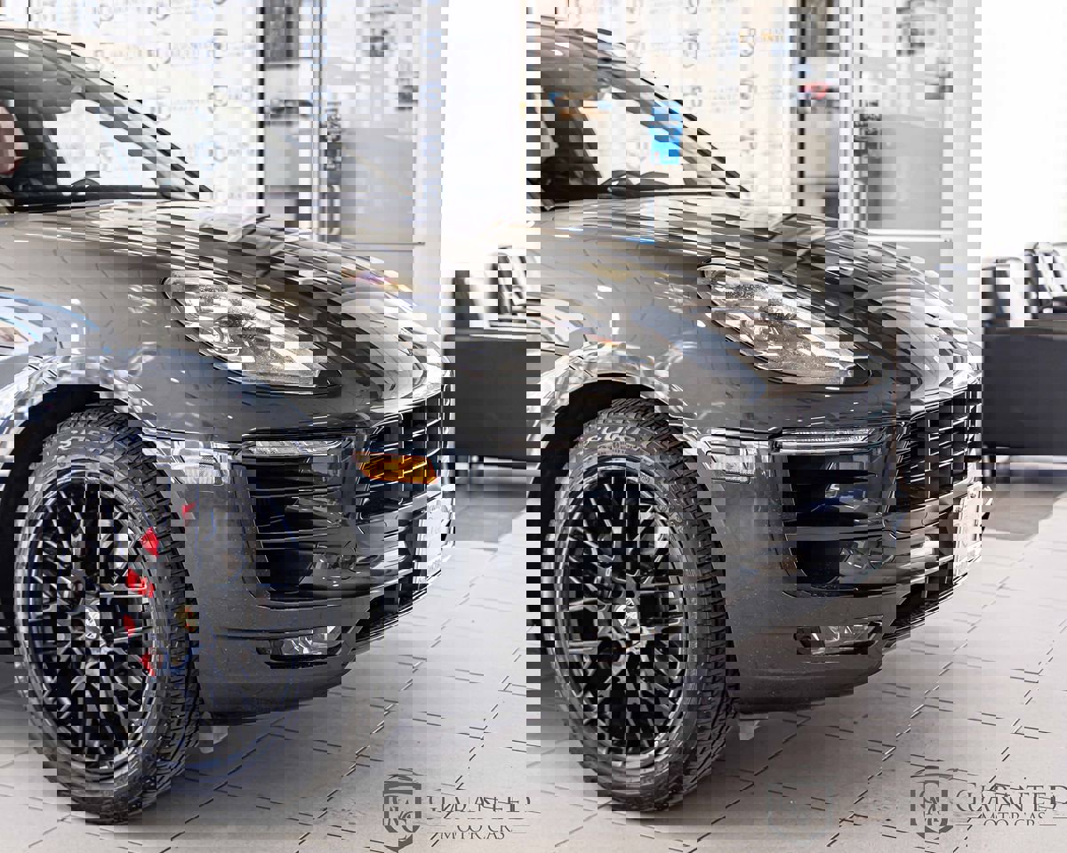 Used 2018 Porsche Macan GTS w/ Premium Package Plus image 4