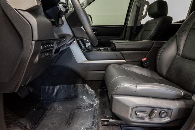 Used 2024 Toyota Tundra Limited AWD/4WD image 11