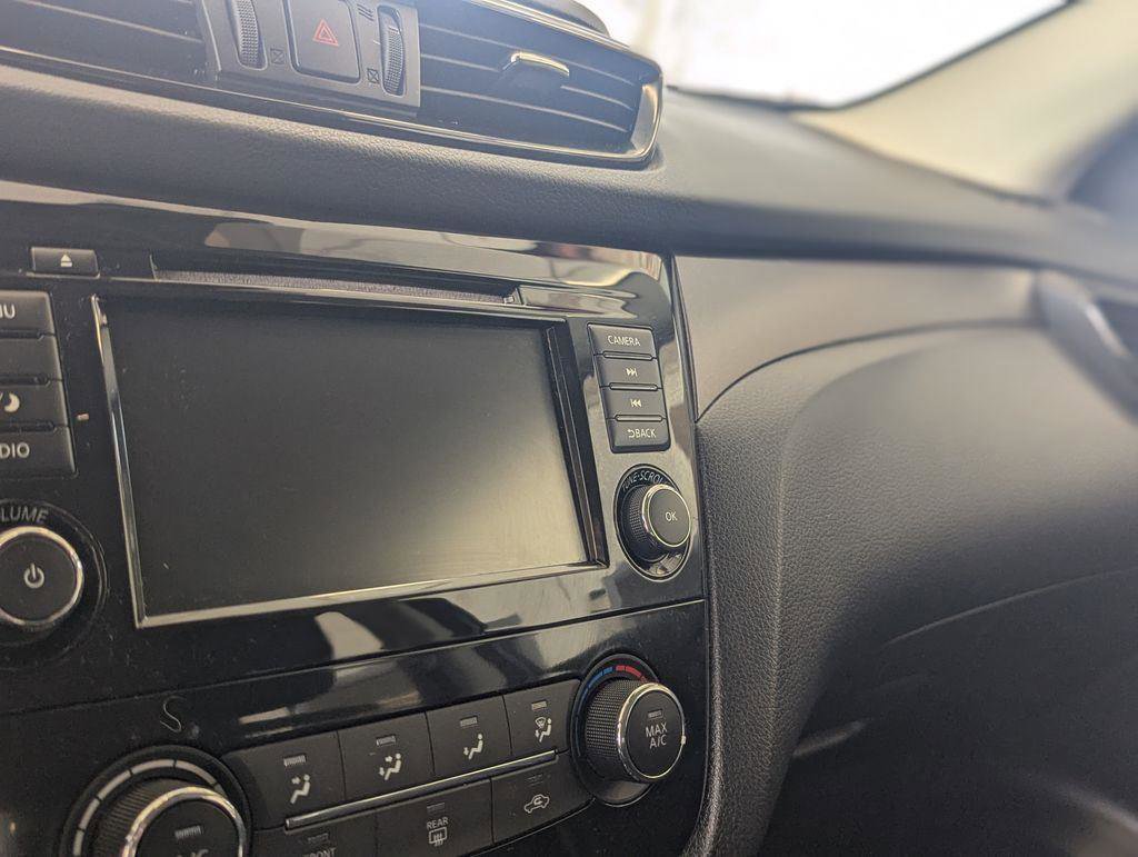 Used 2020 Nissan Rogue Sport S FWD image 18