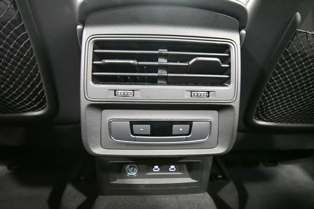 Used 2025 Audi Q7 3.0T Premium Plus AWD/4WD image 17
