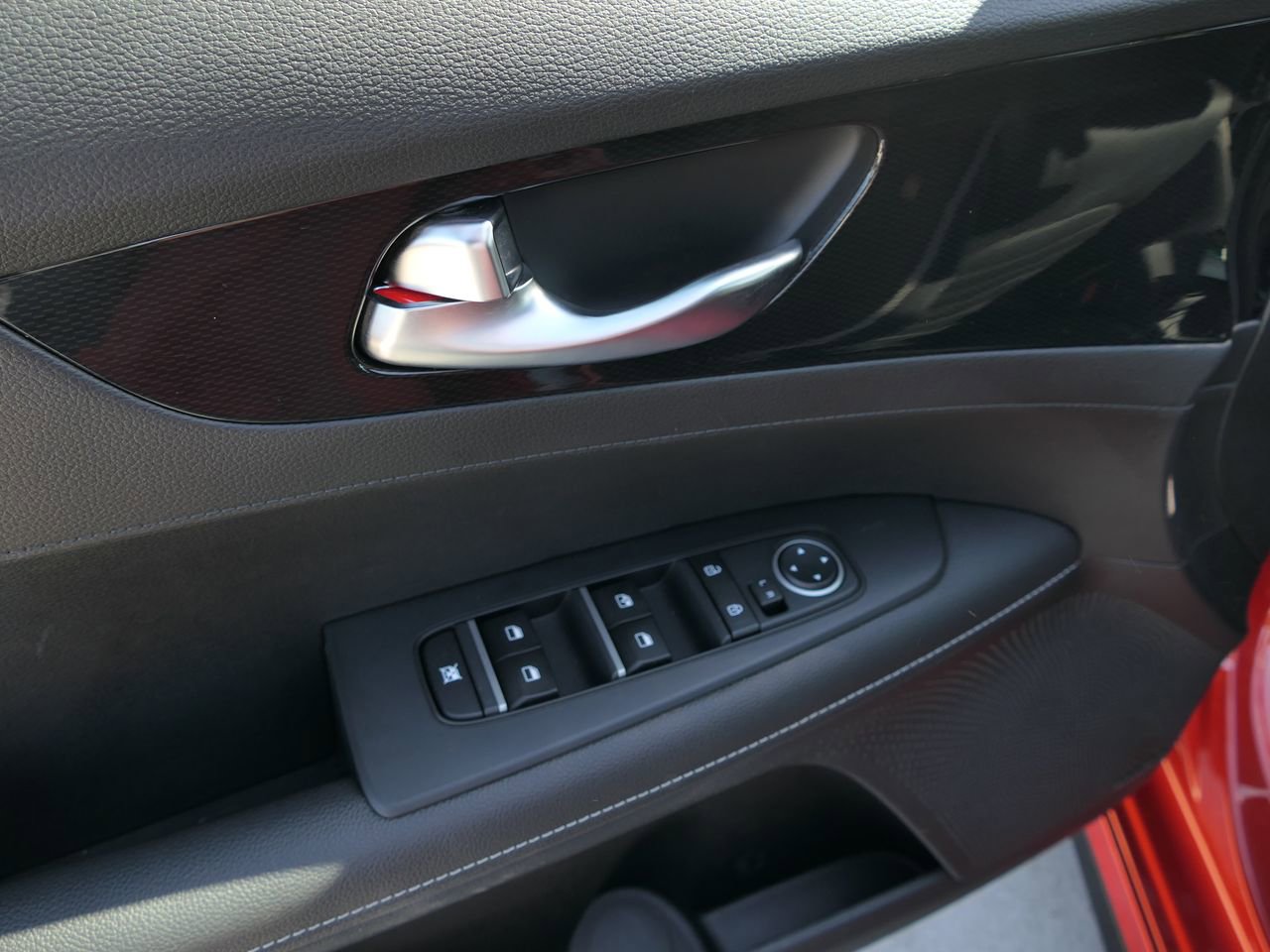 Used 2023 Kia Forte GT-Line w/ GT-Line Premium Package image 15