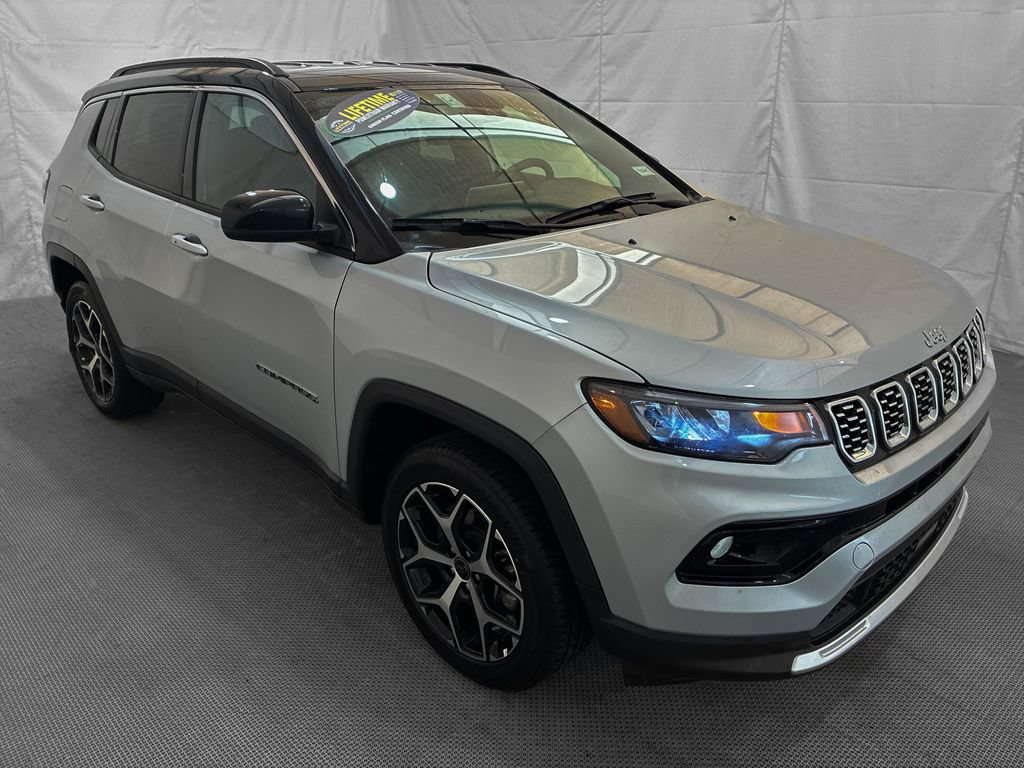 Used 2025 Jeep Compass Limited AWD/4WD image 10