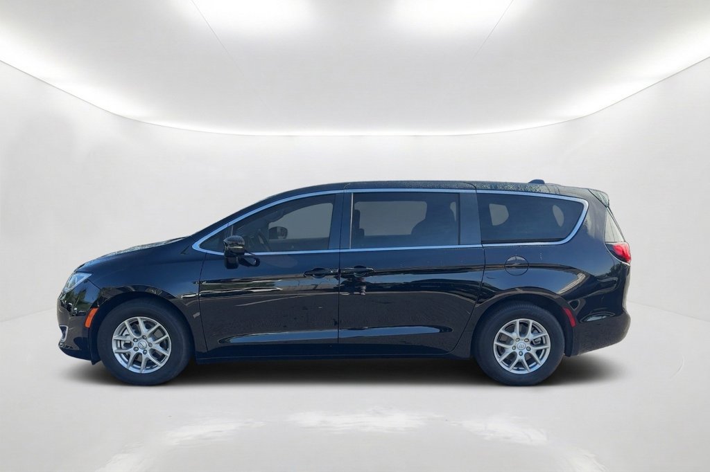 Used 2026 Chrysler Pacifica Select FWD image 9