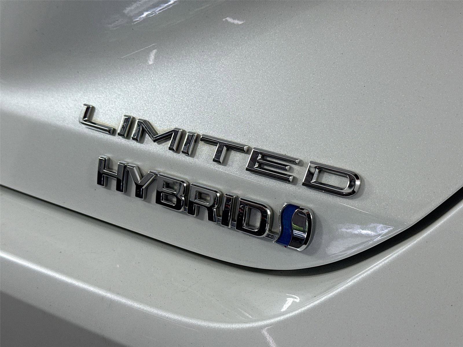 Certified 2021 Toyota Avalon Limited w/ Advanced Safety Package FWD image 23