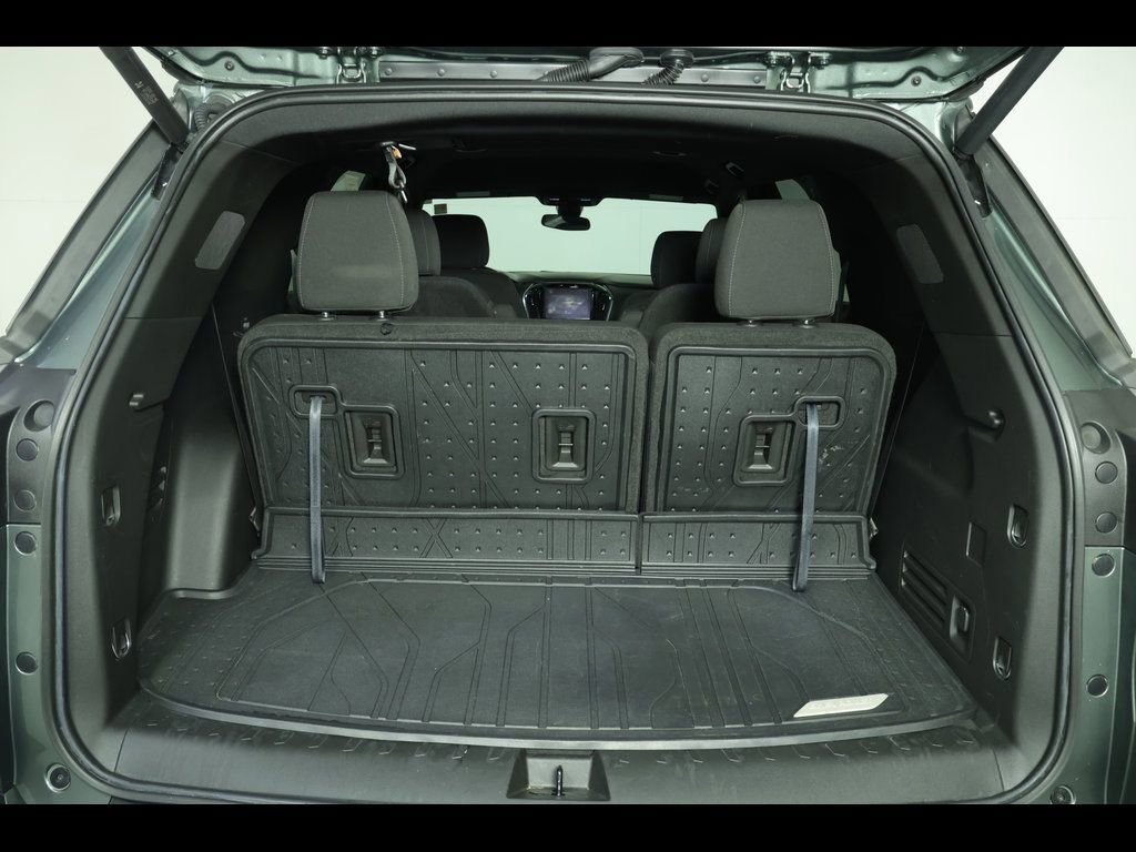 Used 2022 Chevrolet Traverse LT w/ LPO, Floor Liner Package image 12