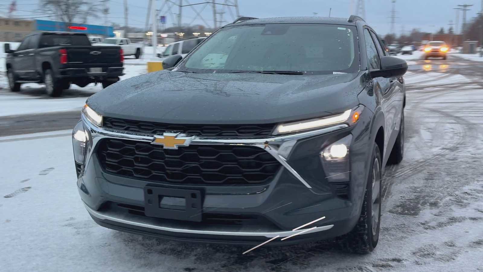 Used 2025 Chevrolet Trax LT w/ Driver Confidence Package image 7