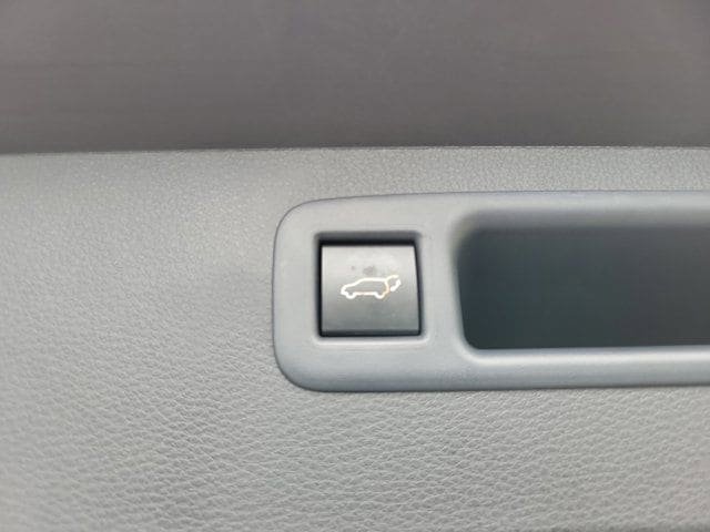 Used 2023 Toyota Highlander XSE AWD/4WD image 7