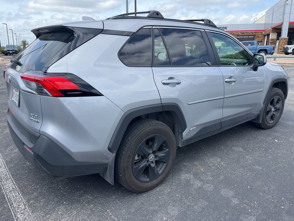 Used 2024 Toyota RAV4 XLE AWD/4WD image 4