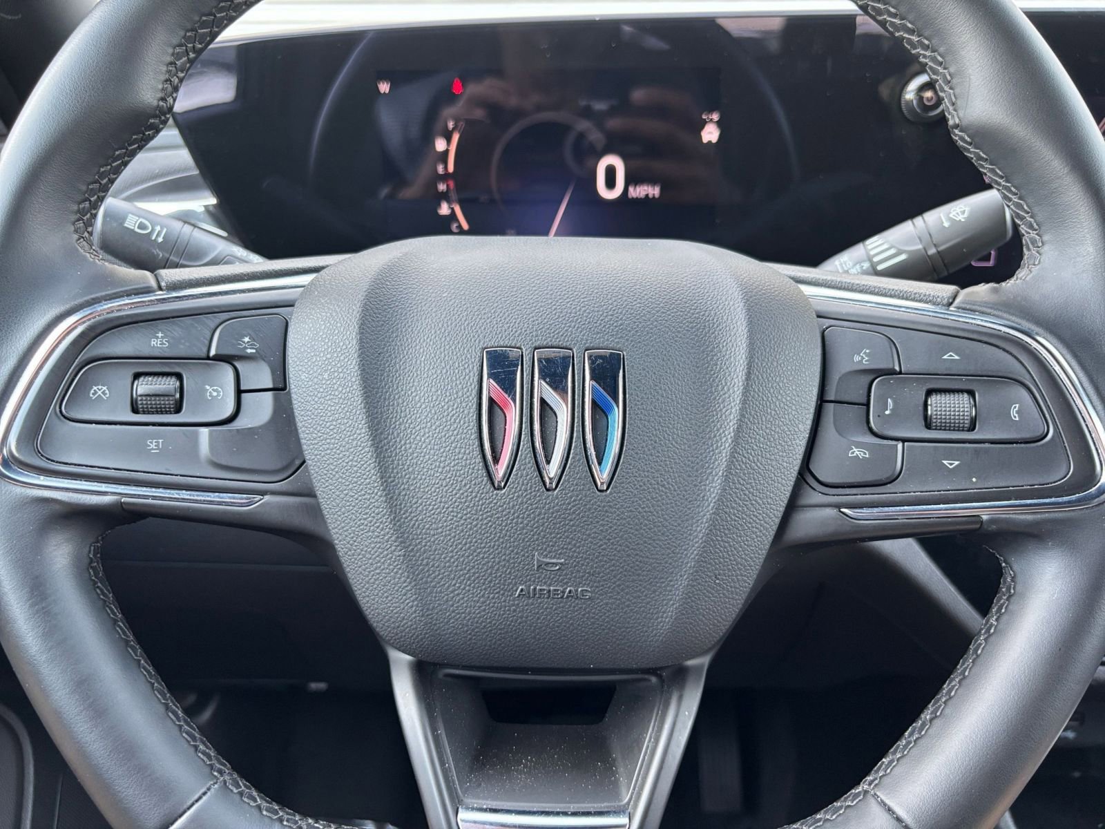 Used 2025 Buick Envista Sport Touring image 27