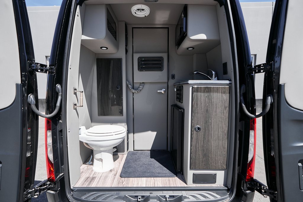 Used 2024 Mercedes-Benz Sprinter 3500 w/ Parking Package image 15