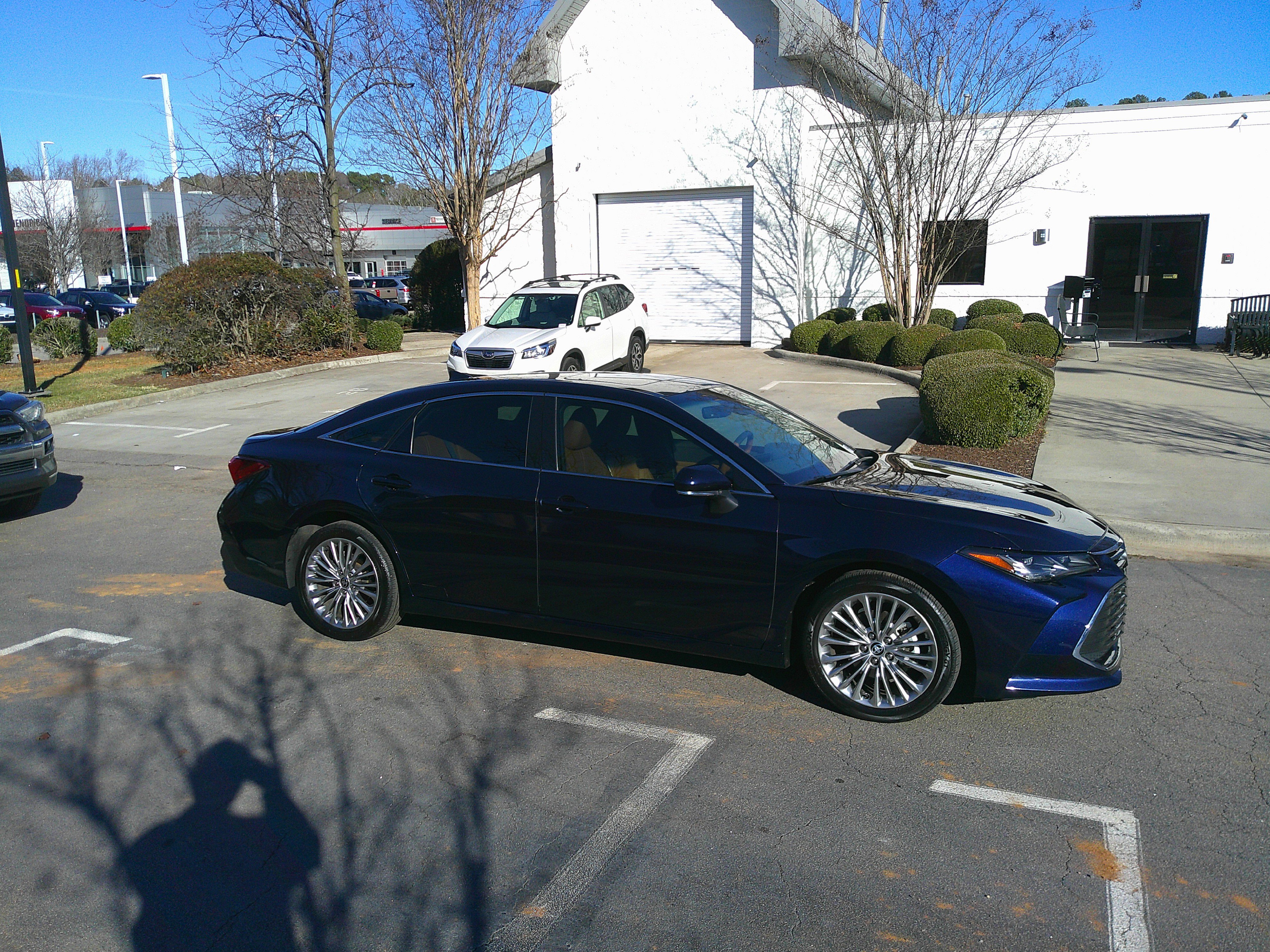 Used 2022 Toyota Avalon Limited image 13