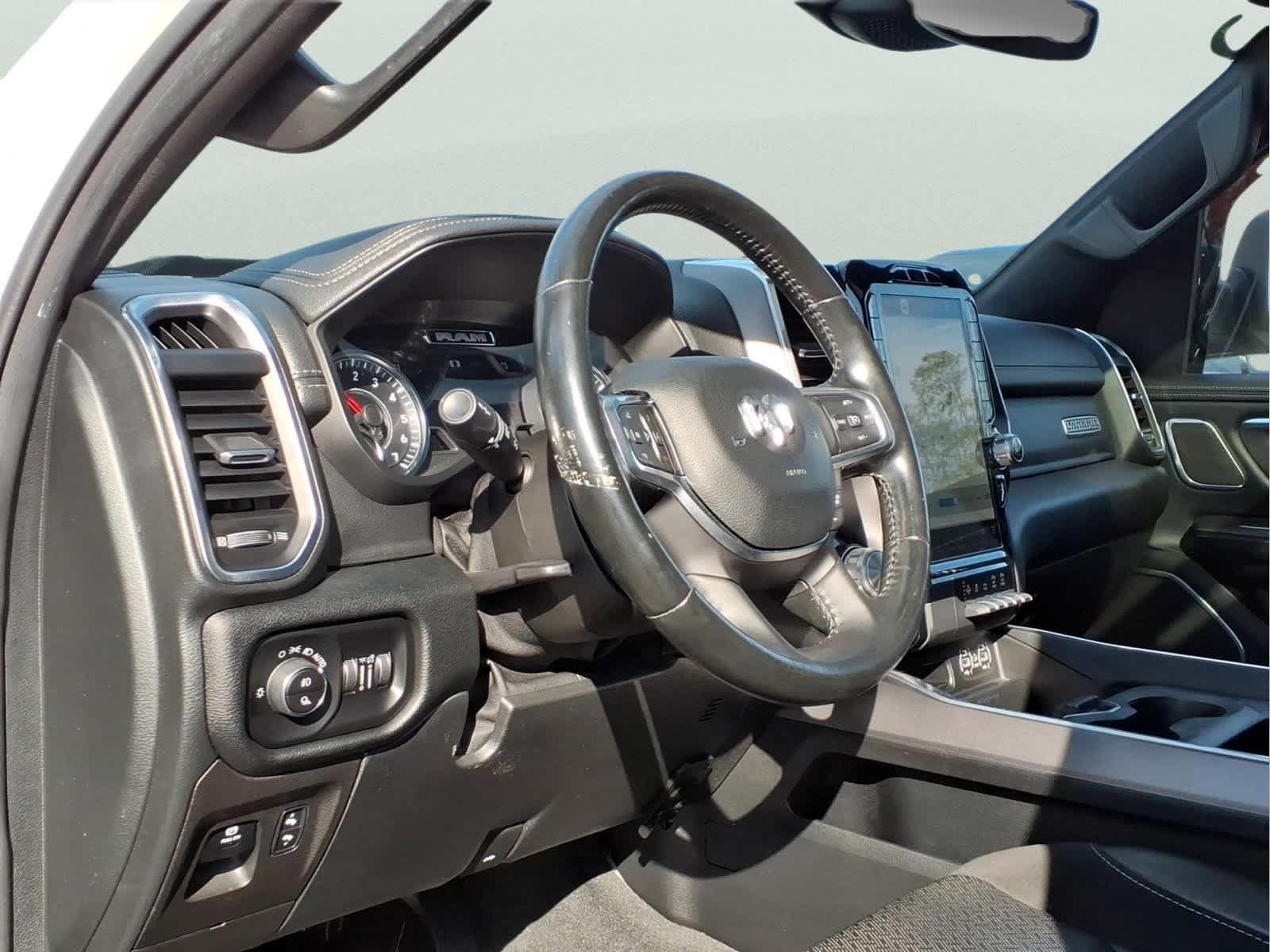 Used 2022 RAM 1500 Laramie AWD/4WD image 14