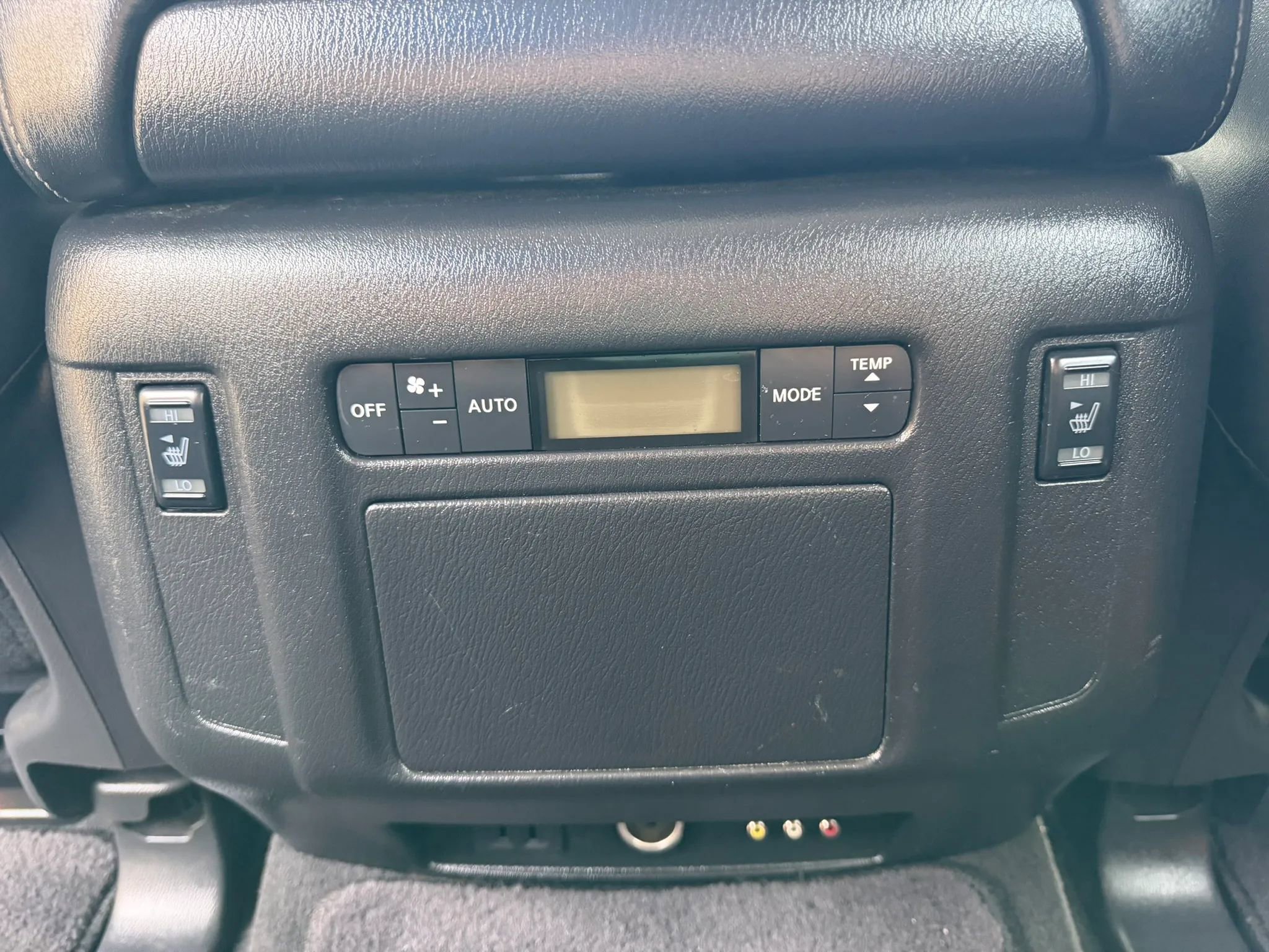 Used 2016 INFINITI QX80 4WD w/ Deluxe Technology Package image 16