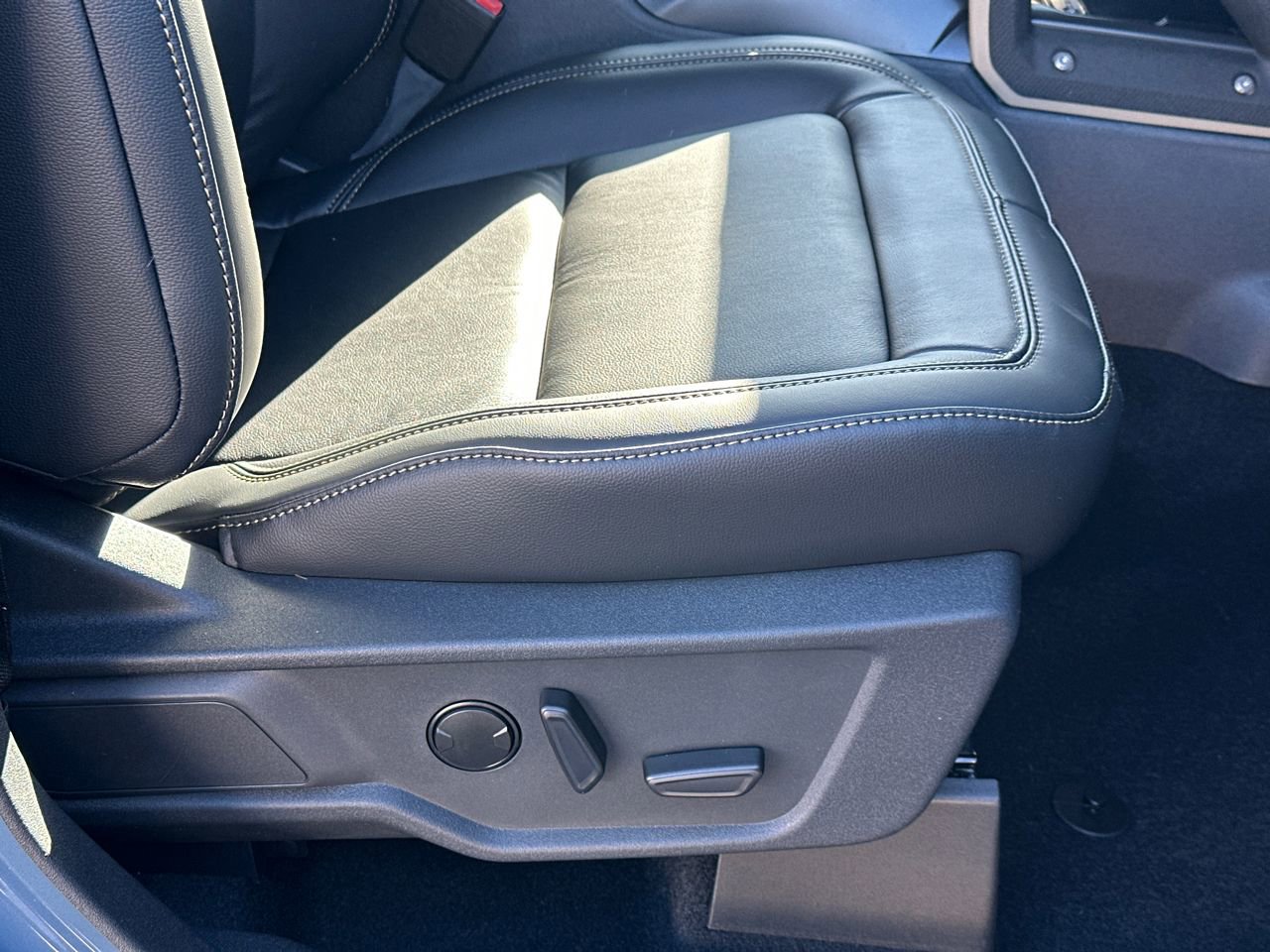 New 2025 Ford Bronco Badlands image 13