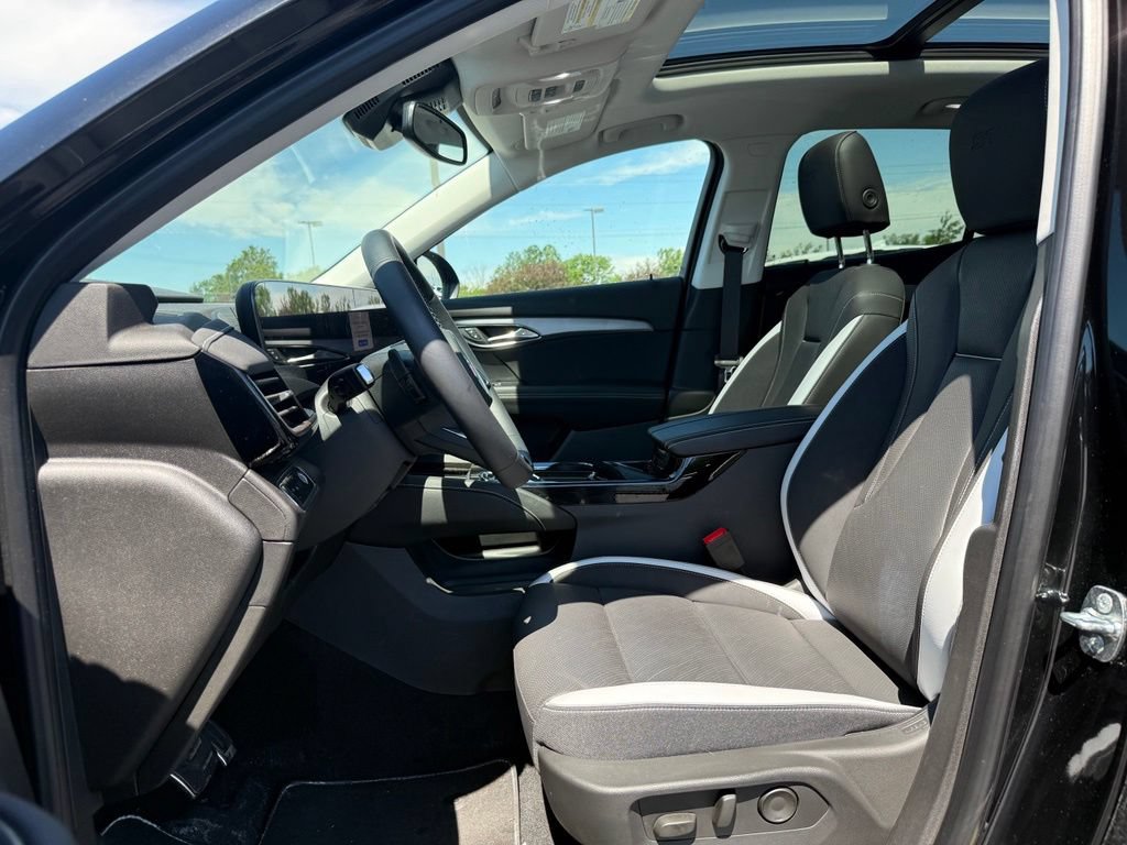 Used 2025 Buick Envision Sport Touring AWD/4WD image 11
