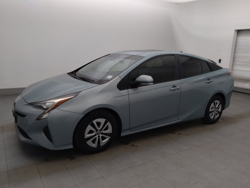 Used 2017 Toyota Prius Three w/ Advanced Technology Package FWD image 2