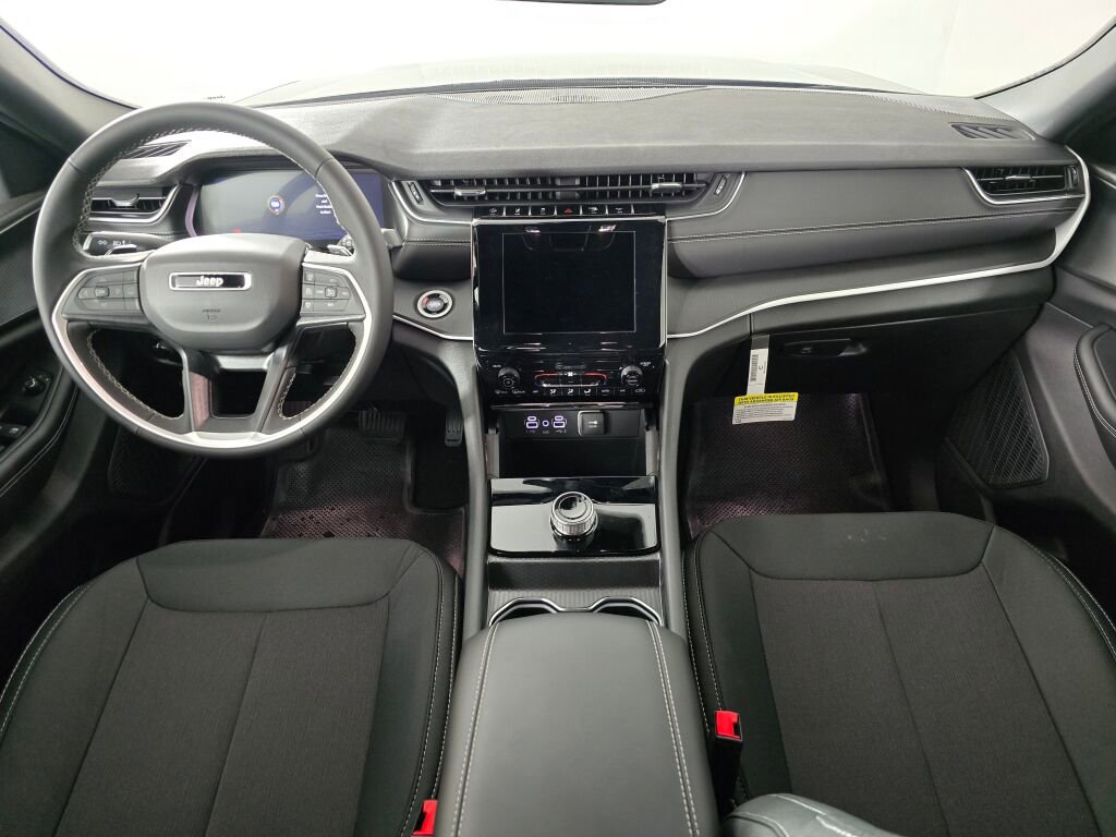 New 2025 Jeep Grand Cherokee Laredo X w/ Trailer Tow Package image 18