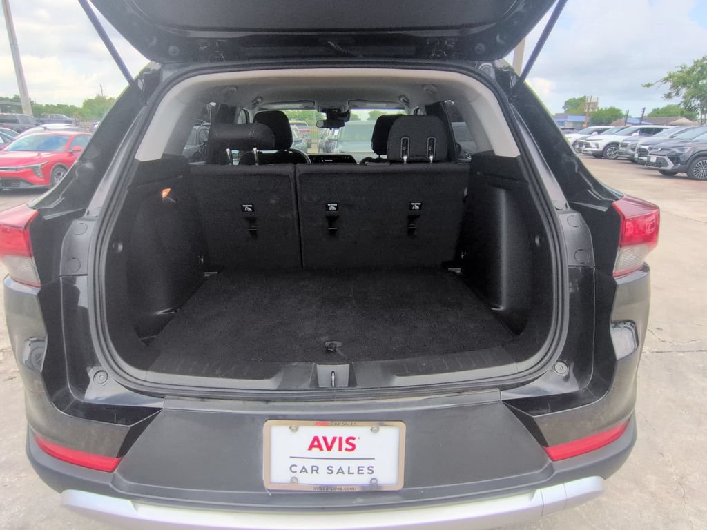 Used 2025 Chevrolet TrailBlazer LT AWD/4WD image 28