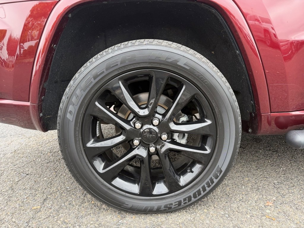 Used 2021 Jeep Grand Cherokee Laredo X image 12