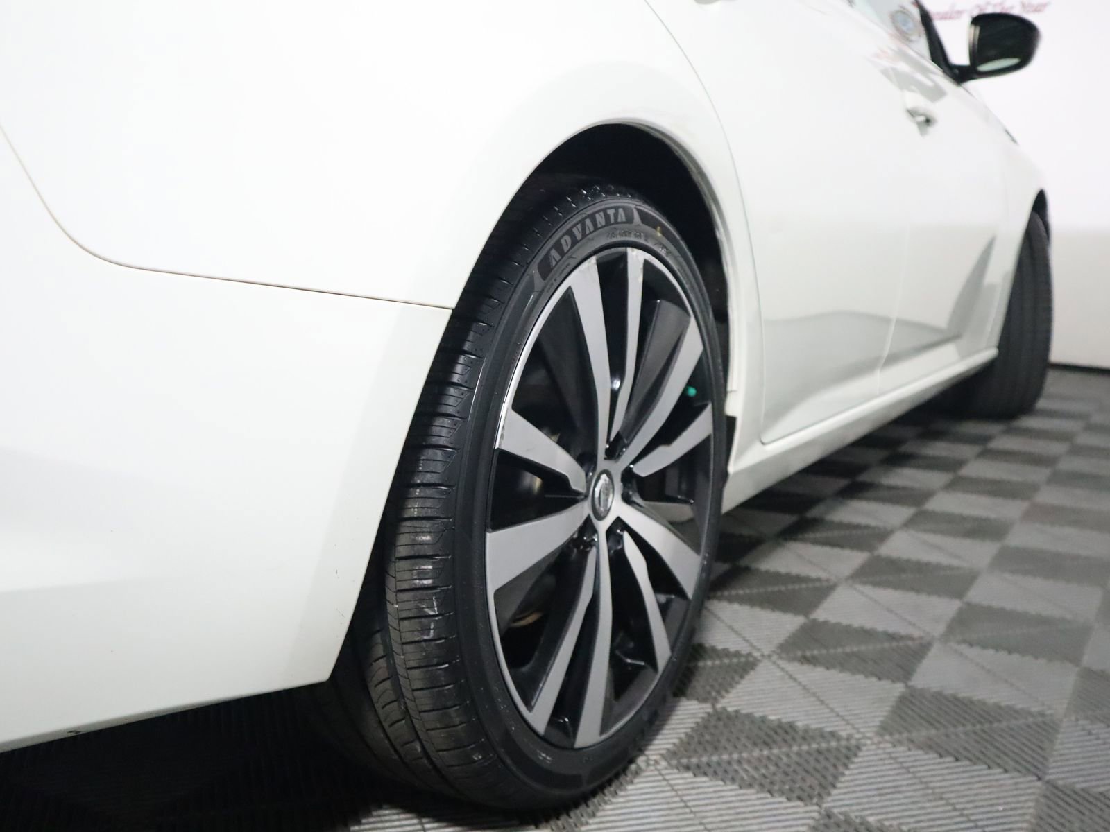 Used 2020 Nissan Altima 2.5 SR FWD image 12