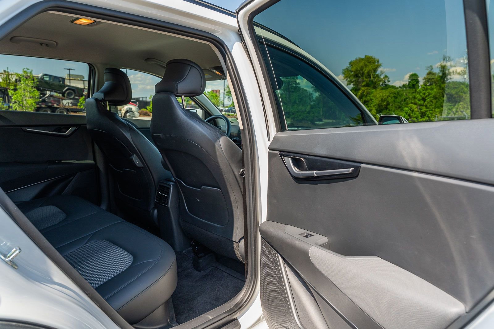 Used 2023 Kia Niro EX FWD image 14