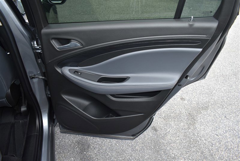 Used 2020 Buick Envision Essence image 26