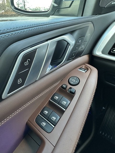 Used 2024 BMW X5 xDrive50e image 16