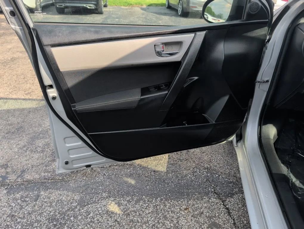Used 2017 Toyota Corolla L FWD image 14