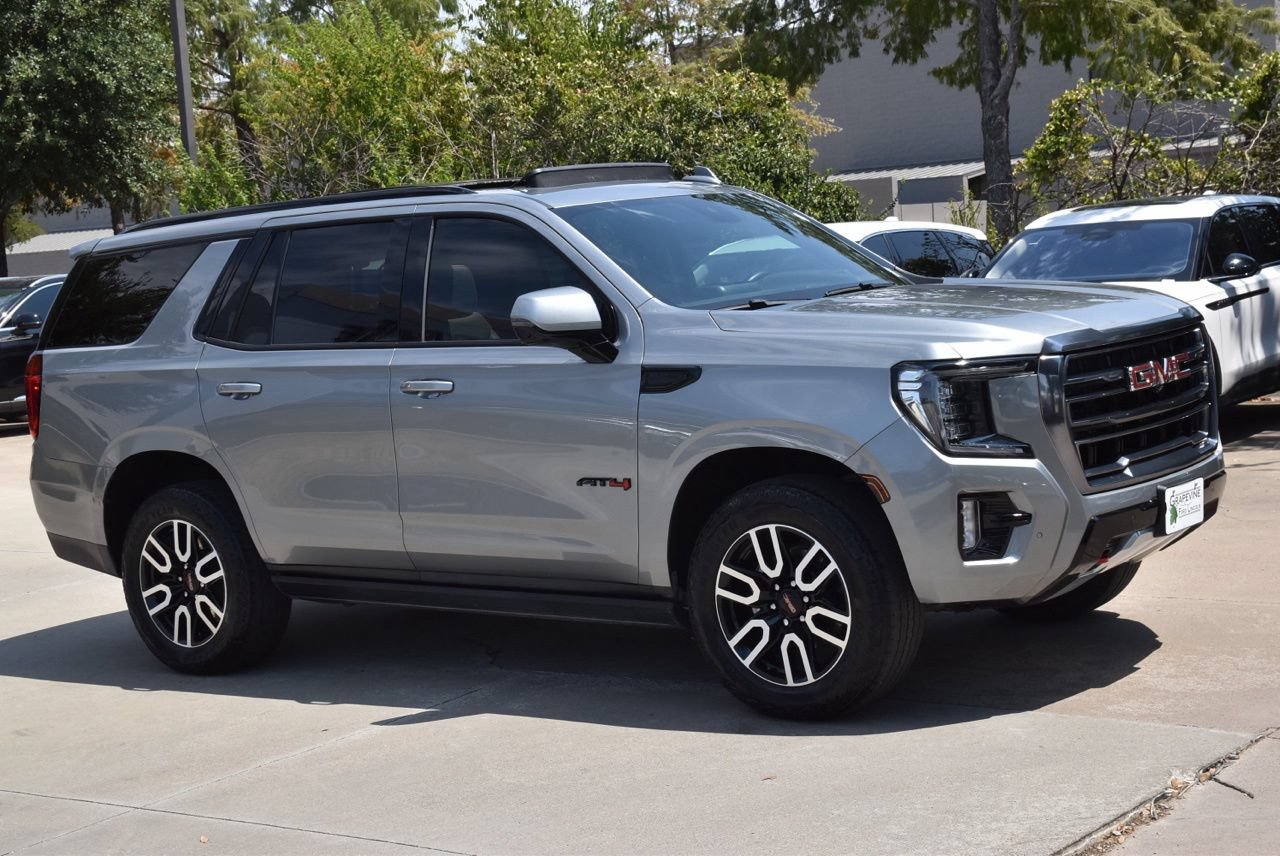 Used 2024 GMC Yukon AT4 w/ Technology Package AWD/4WD image 5