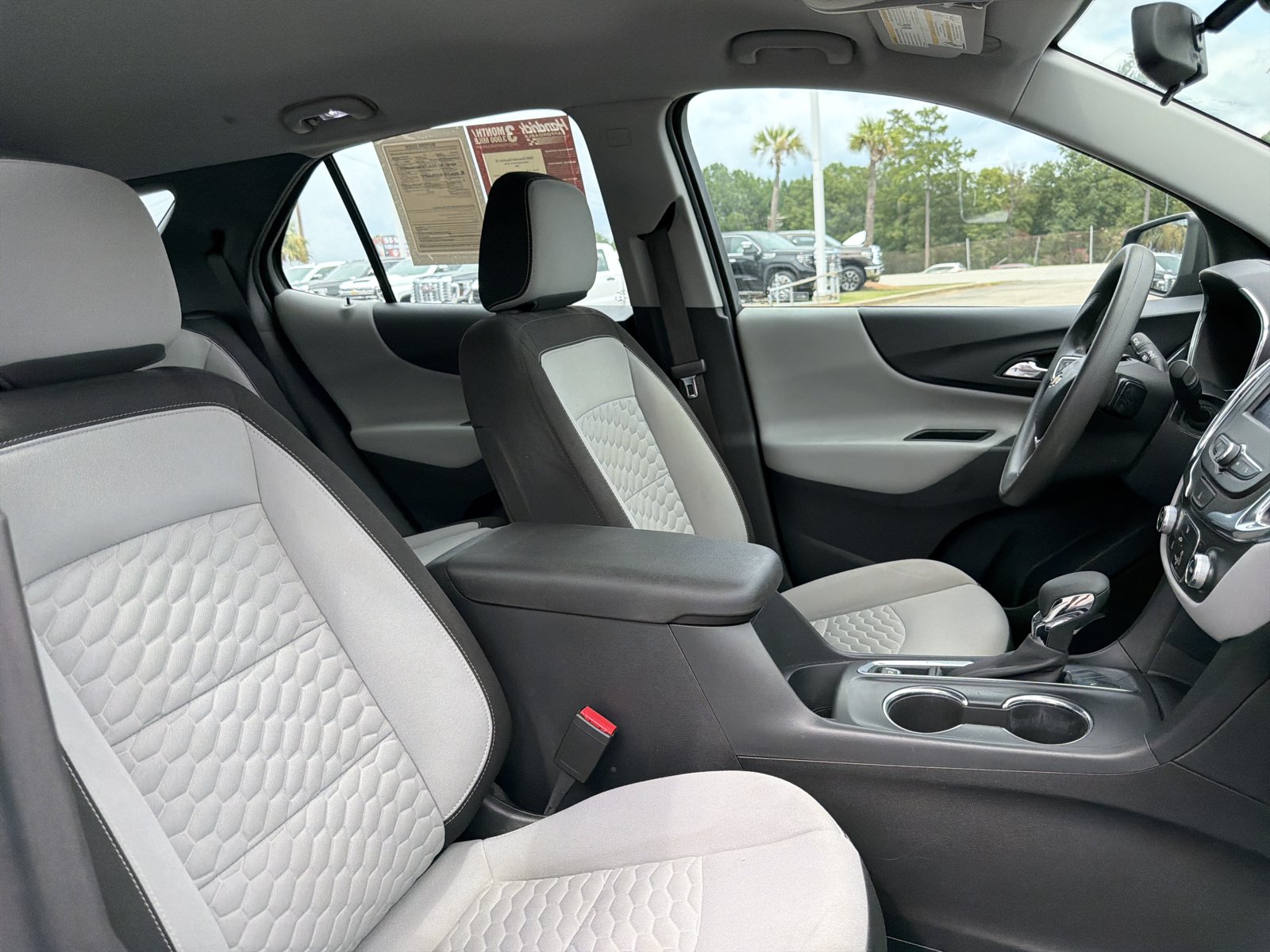 Used 2020 Chevrolet Equinox LS FWD image 34