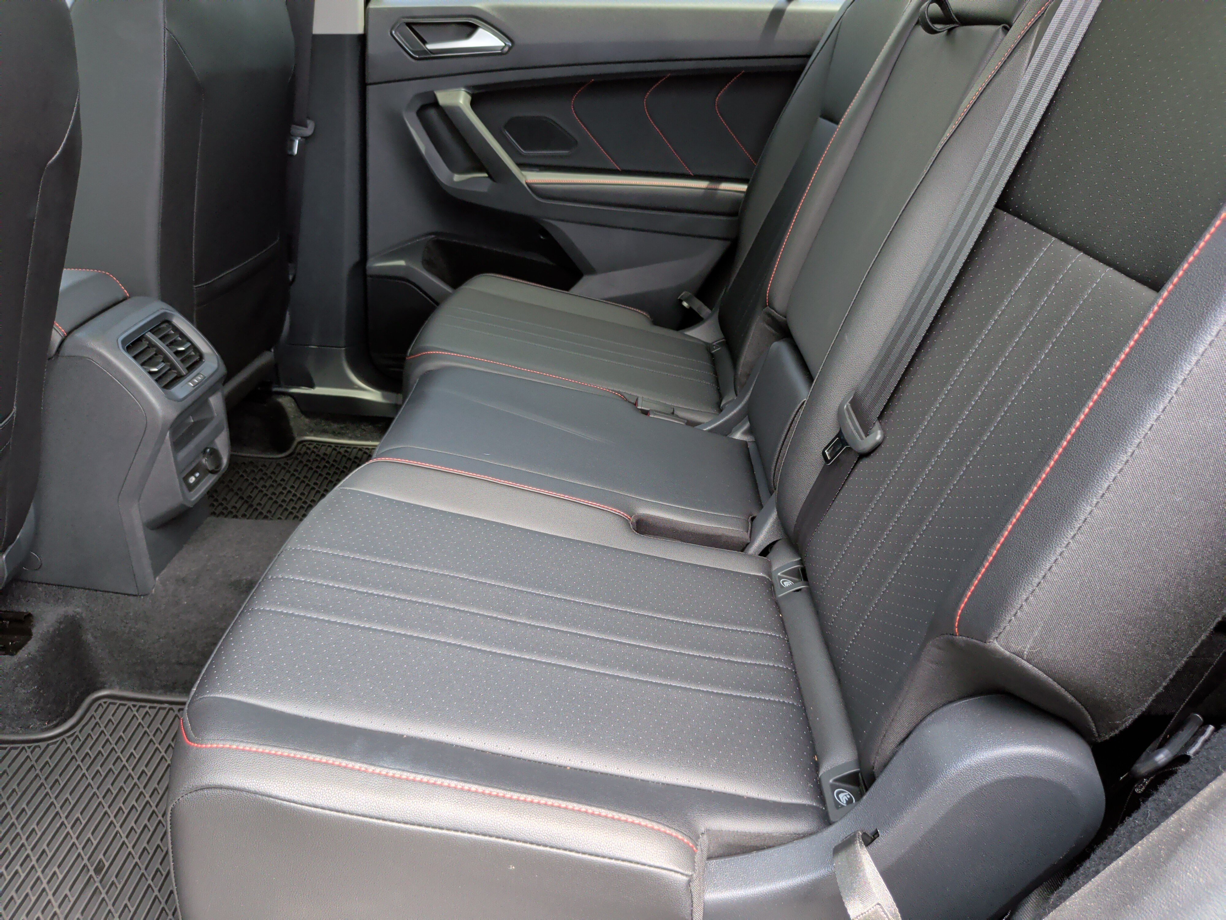 Used 2024 Volkswagen Tiguan Wolfsburg Edition FWD image 36