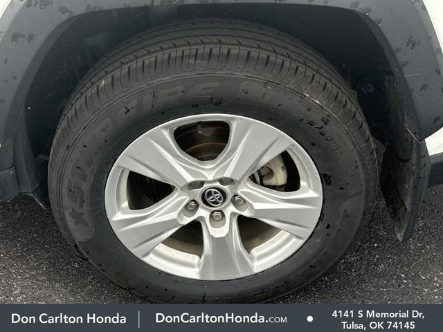 Used 2020 Toyota RAV4 XLE w/ Convenience Package FWD image 10