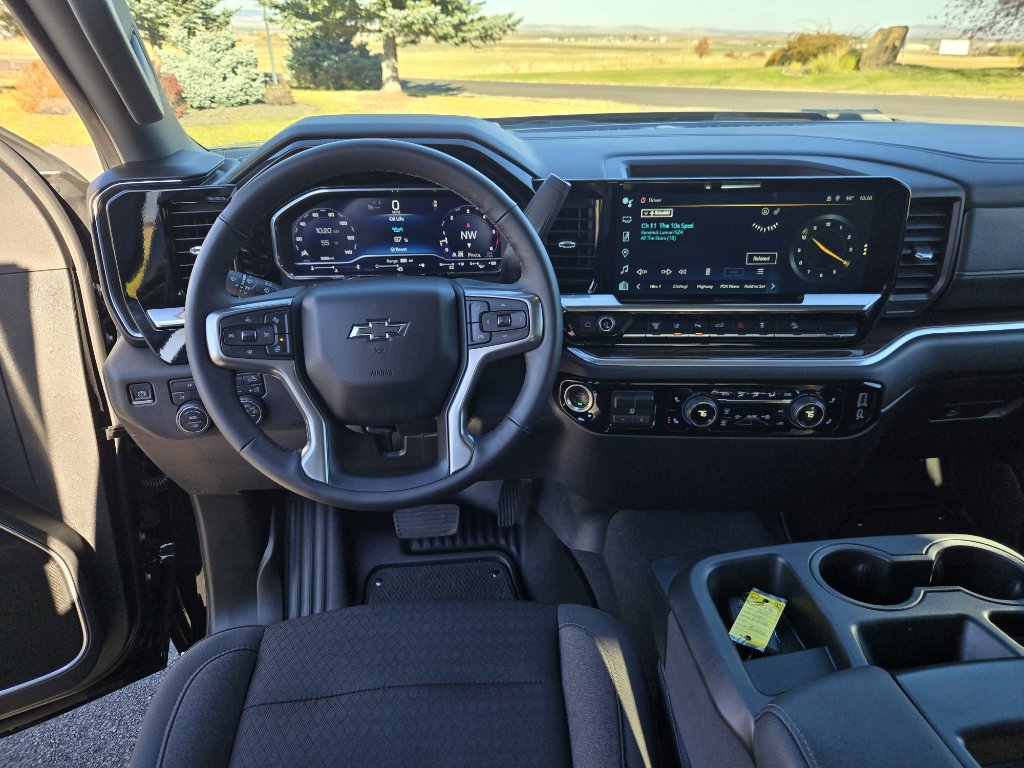 Used 2025 Chevrolet Silverado 3500 LT image 16