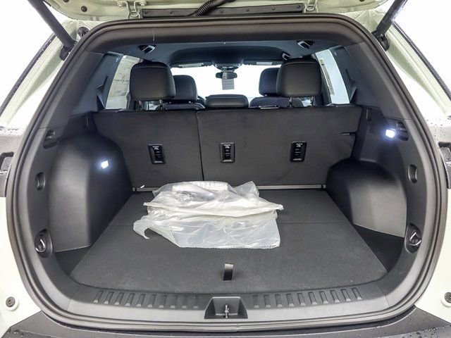 New 2026 Chevrolet Equinox LT w/ Convenience Package II image 8