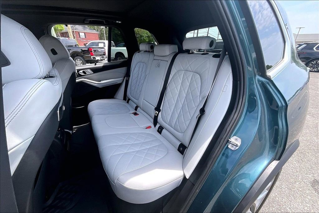 Used 2024 BMW X5 xDrive40i w/ Executive Package AWD/4WD image 19