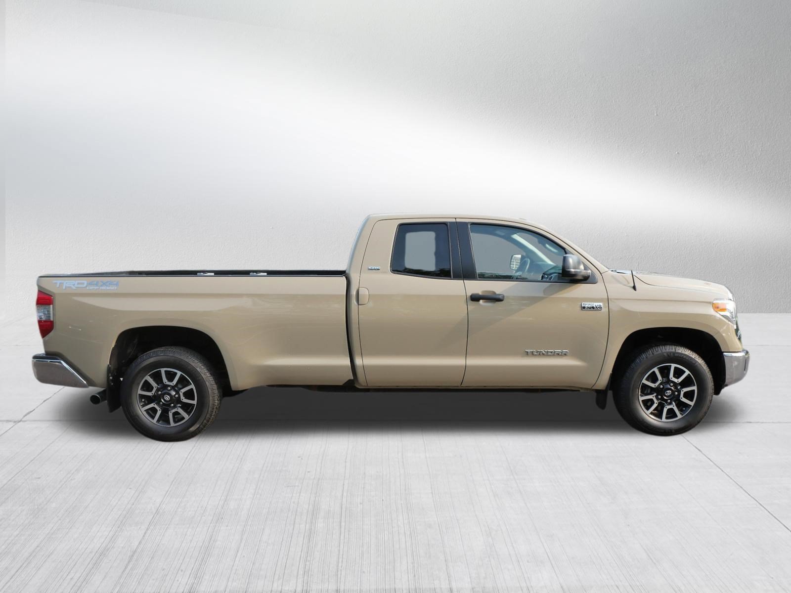 Used 2017 Toyota Tundra SR5 w/ TRD Off Road Package AWD/4WD image 8