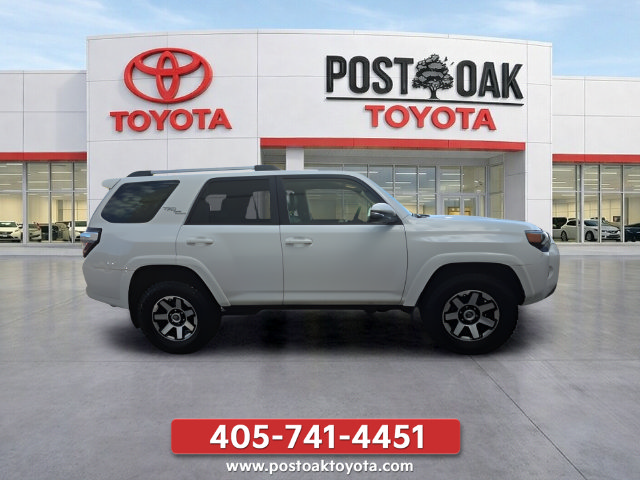 Used 2017 Toyota 4Runner TRD Off-Road Premium AWD/4WD image 9