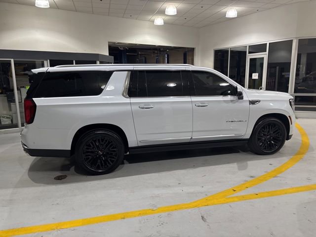 Used 2026 GMC Yukon XL Denali w/ Denali Reserve Package image 9