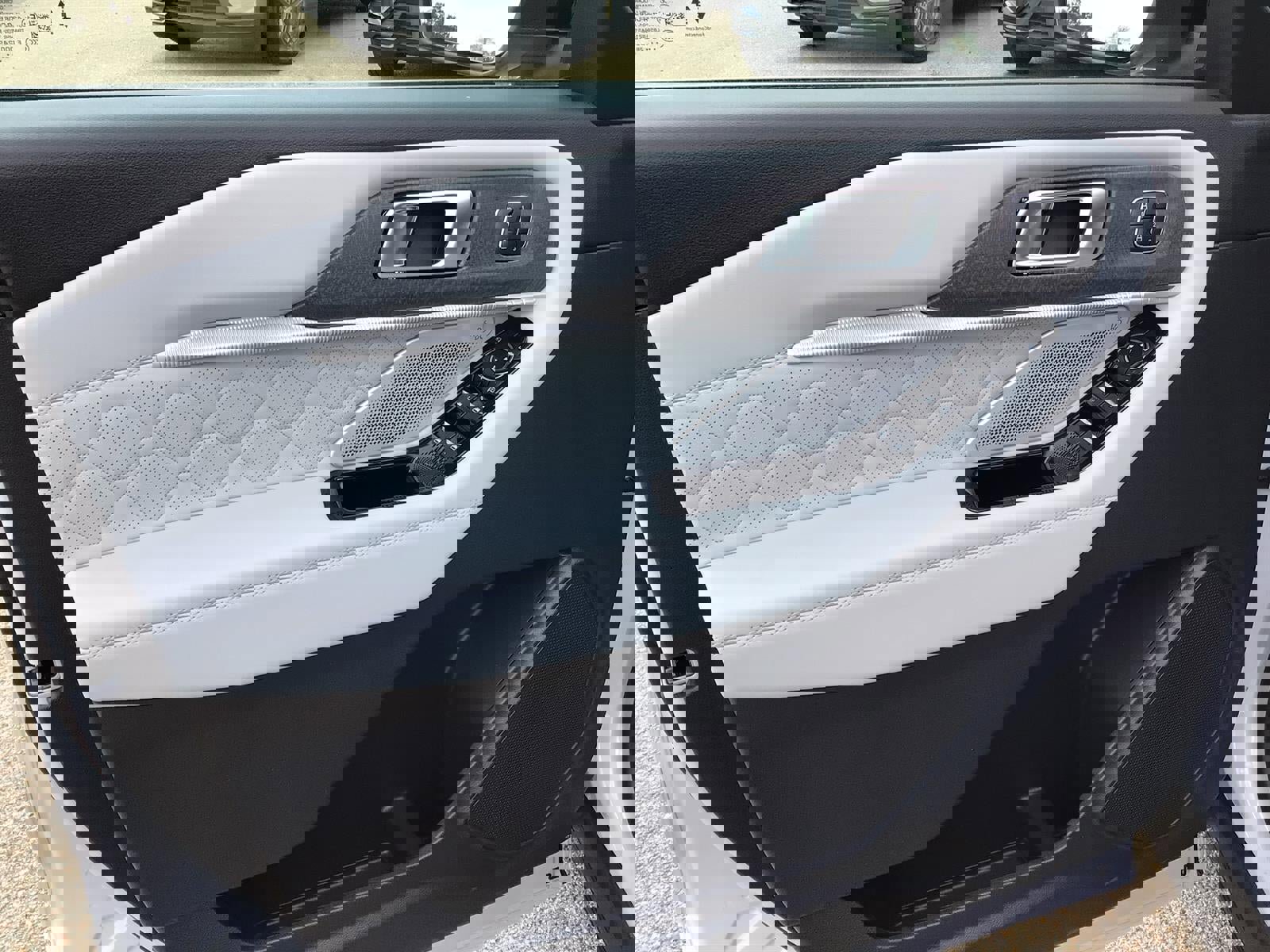 New 2026 Ford Explorer Platinum w/ LUX Leather Package image 11