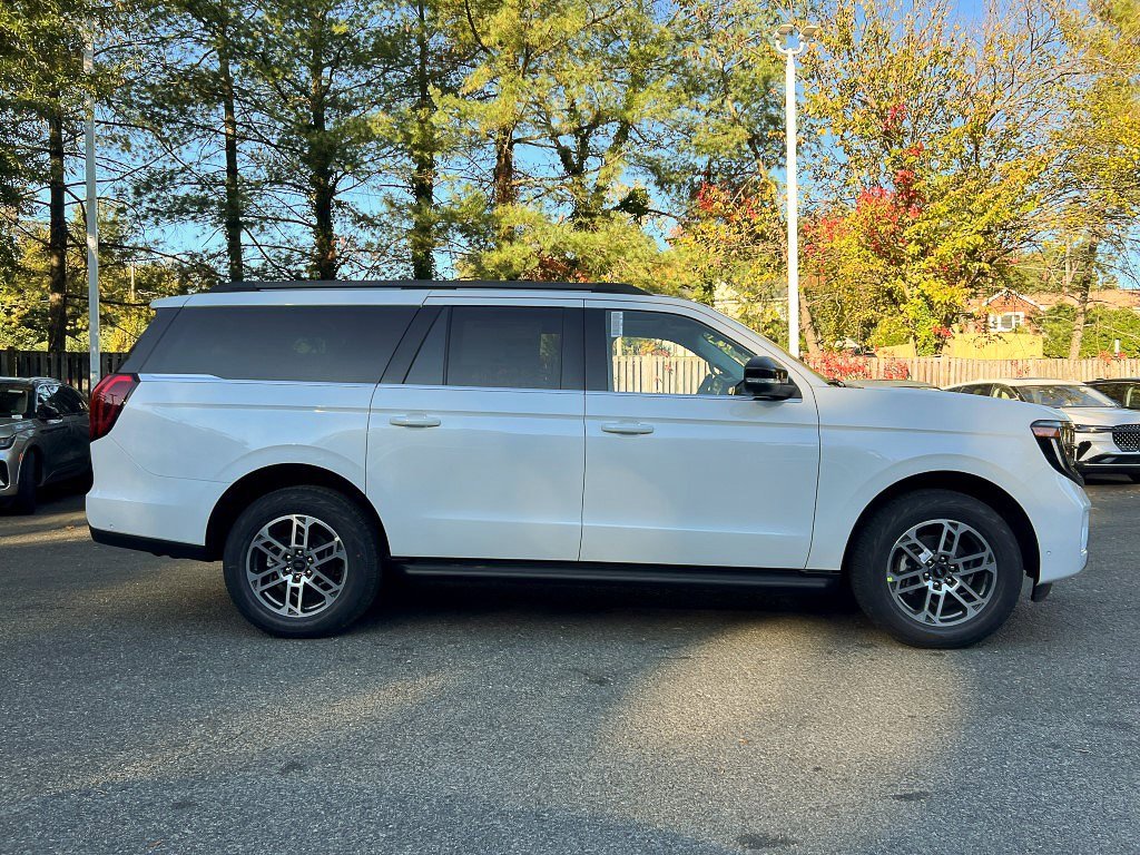New 2025 Ford Expedition Max Active image 3