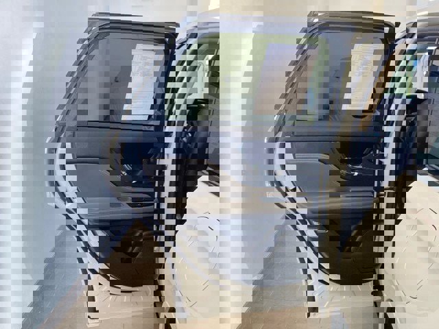 Used 2023 Lincoln Corsair AWD w/ Equipment Group 102A image 8