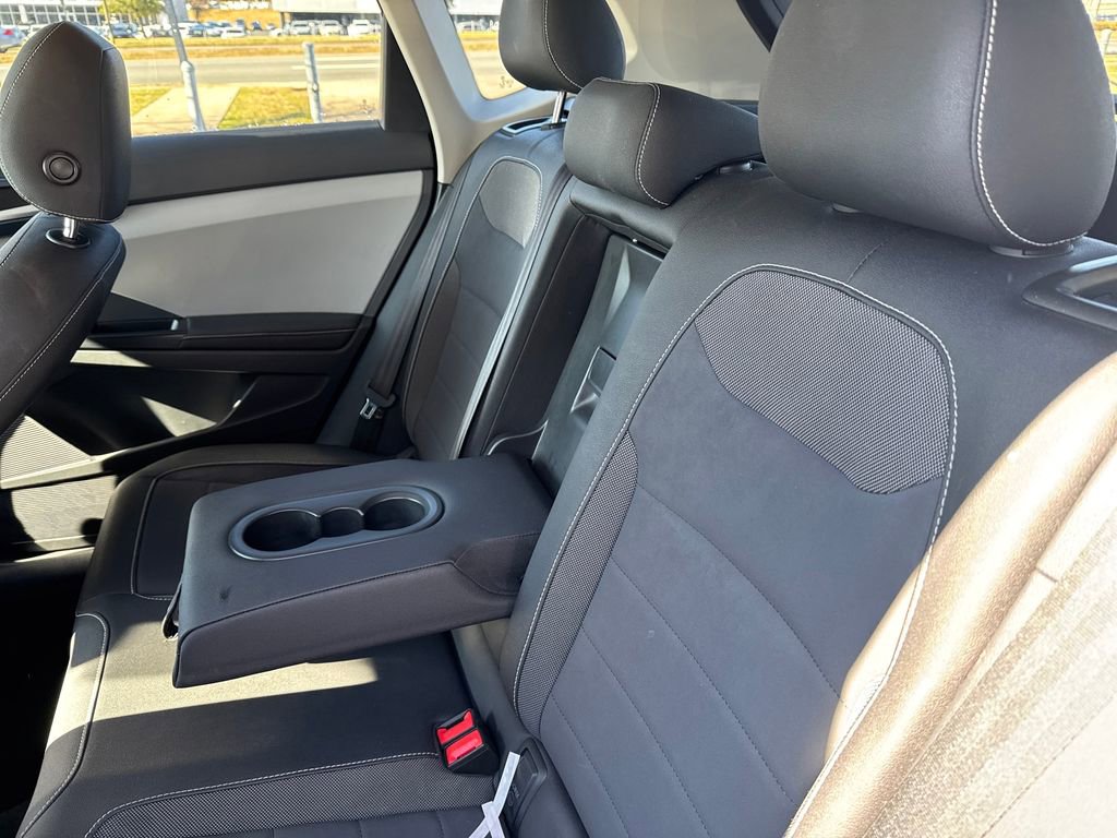 Used 2024 Volkswagen Taos SE image 13