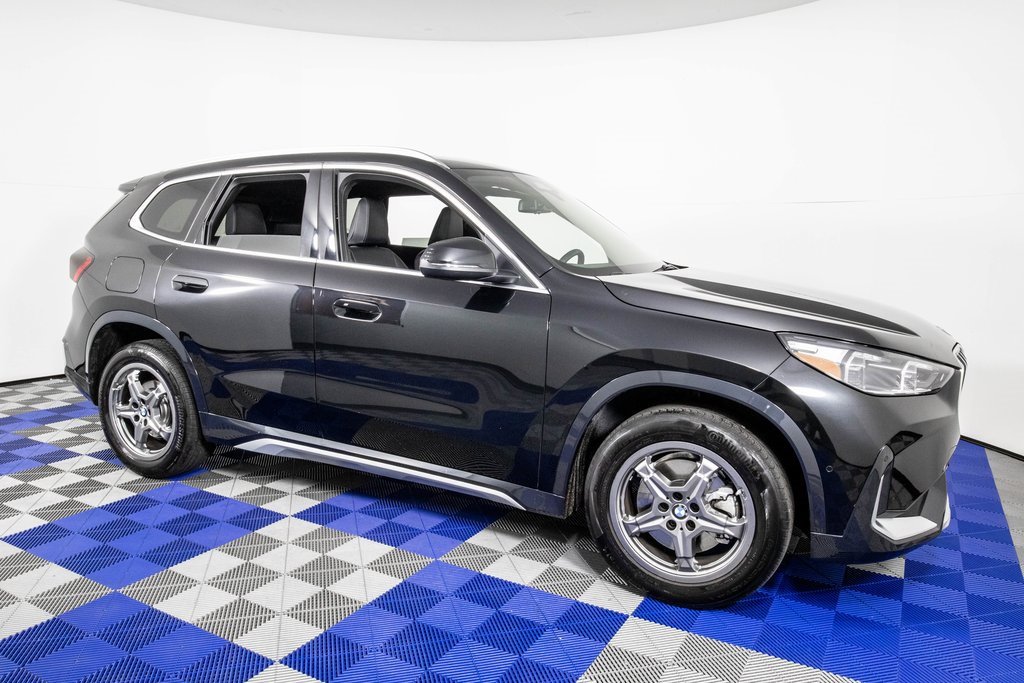 Used 2025 BMW X1 xDrive28i image 3