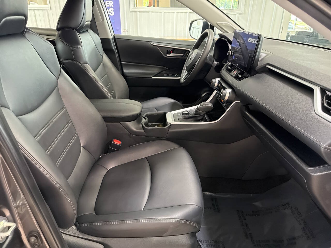 Used 2023 Toyota RAV4 XLE Premium AWD/4WD image 32